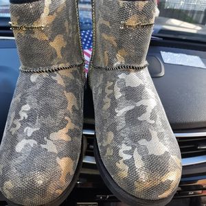 Juicy couture brand new boots